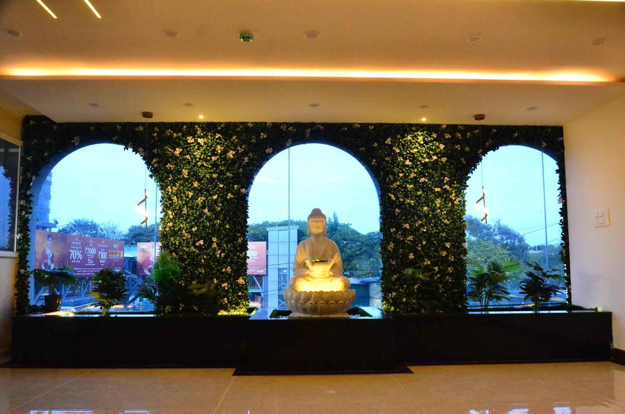 Hotel Eyrie Nest Bangalore Eksteriør billede