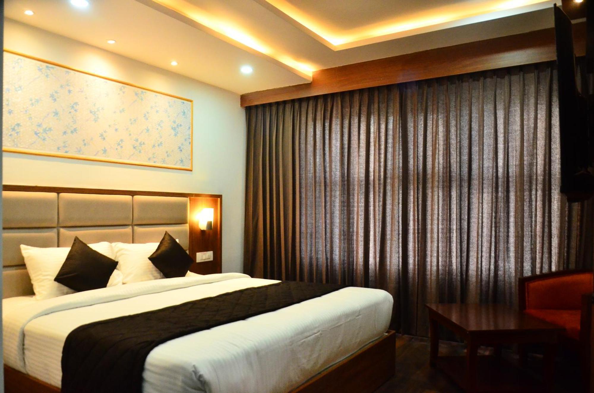 Hotel Eyrie Nest Bangalore Eksteriør billede